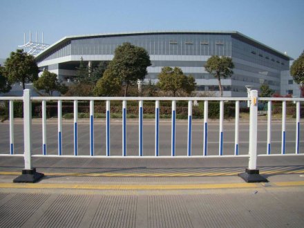 道路護欄多少錢一米？